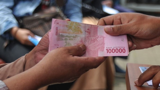 Kementerian Sosial mengaktifkan kembali sebagian penerima bansos terindikasi judi online setelah verifikasi lapangan memastikan kebutuhan mereka. Foto: Repro pasaRDana.