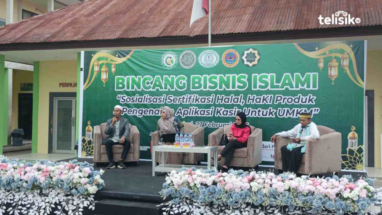 Tiga narasumber saat memberikan materi pada kegiatan bincang bisnis islami yang diadakan di STIE 66 Kendari, Jumat (27/2/2026). foto: Gede Suyana Sriski/Telisik