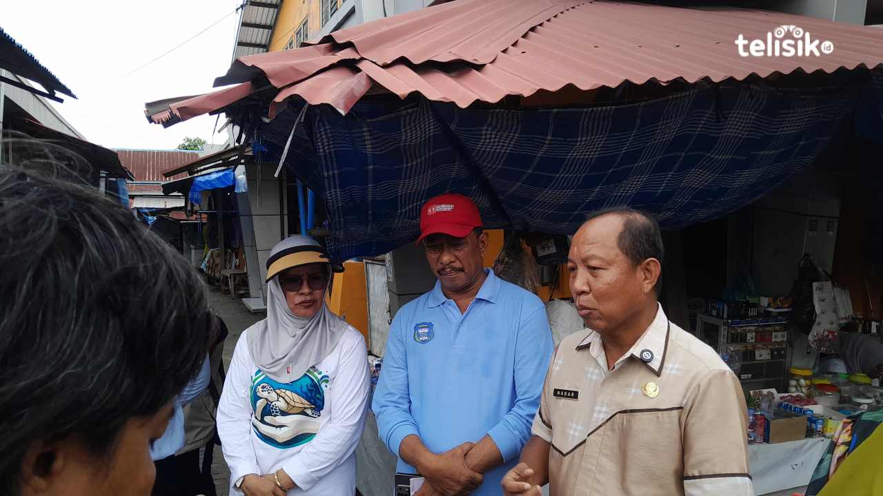 Wakil Bupati Wakatobi, Safia Wualo(kiri), Kadis Ketahanan Pangan Wakatobi, Sulaeman(tengah), Sekretaris Daerah Kabupaten Wakatobi, Nadar(kanan), saat sesi wawancara bersama awak media. Foto: Zulkifli Herman T/Telisik