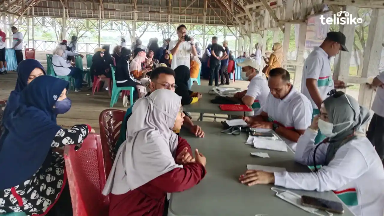 Kegiatan pemeriksaan gratis yang digelar alumni 06 SMANASARA. Foto: Sunaryo/Telisik