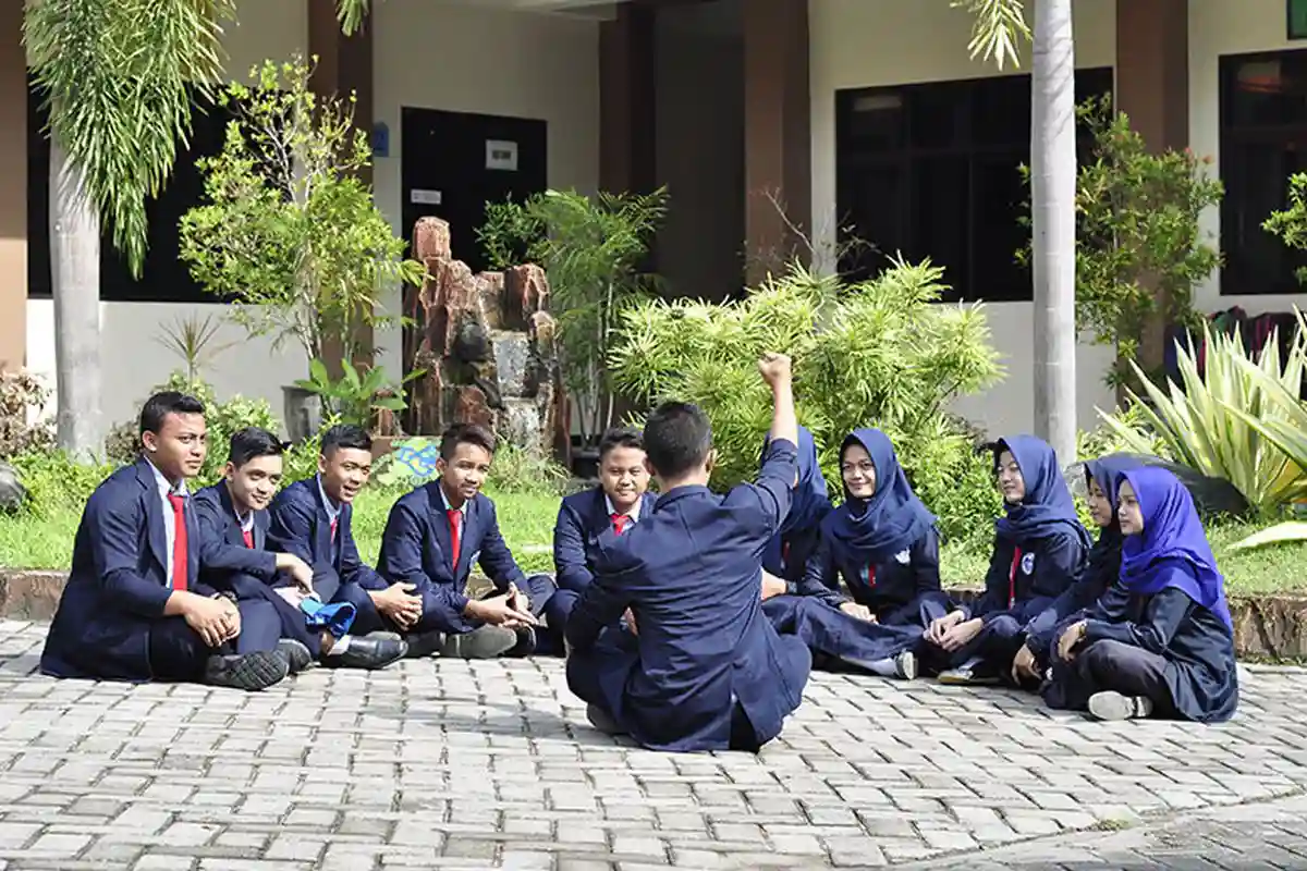 Kemnaker hapus batas tahun kelulusan, akses pelatihan vokasi 2026 semakin luas. Foto: Repro Shutersohck