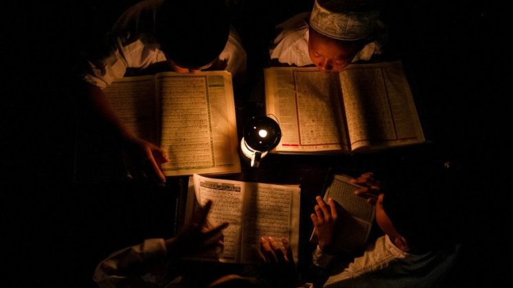 Malam Nuzulul Quran merupakan malam turunnya wahyu pertama umat Islam yakni Al Quran kepada nabi Muhammad SAW. Foto: Repro nubanyumas.com