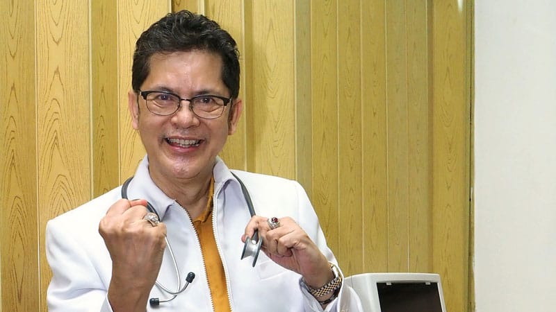 Dokter Boyke Dian Nugraha menyebut testosteron pria mulai menurun setiap tahun. Foto: Repro KabarJombang