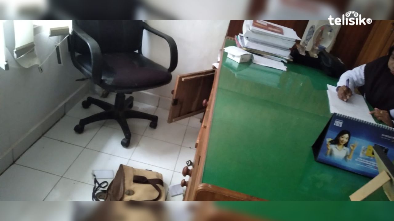 Kondisi ruangan Kadis Kominfo Kabupaten Muna, Muhamad Haidar, usai dimasuki maling. Foto: Sunaryo/Telisik