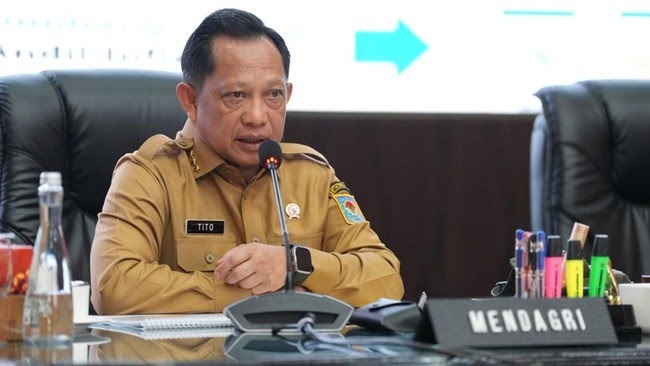 Mendagri Tito Karnavian menyoroti maraknya OTT kepala daerah dan peran rakyat dalam pilkada. Foto: Repro Mendagri