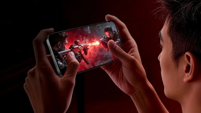 Xiomi kembali menghadirkan smartphone gaming flagship, Redmi K90 Max dengan kipas pendingin yang super besar. Foto: Repro Xiomi
