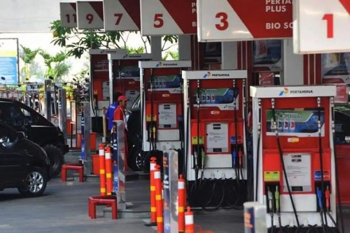 Harga BBM nonsubsidi kembali berubah pada Mei 2026, dengan kenaikan tertinggi Rp 27.900. Foto: Repro Kompas