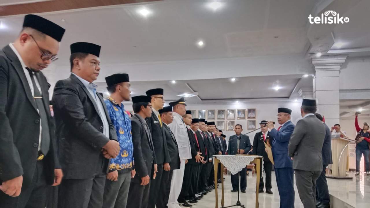 Bupati Muna, Bachrun Labuta, didampingi Wabup La Ode Asrafil Ndoasa melantik pejabat eselon III, Rabu (20/5/2026). Foto: Sunaryo/Telisik