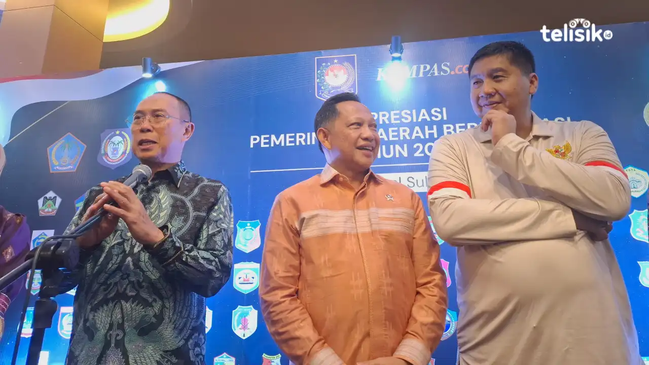 Gubernur Sulawesi Tenggara, Andi Sumangerukka (kiri), Menteri Dalam Negeri, Tito Karnavian (tengah), Menteri Perumahan dan Permukiman, Maruarar Sirait (kanan). Foto: Erni Yanti/Telisik