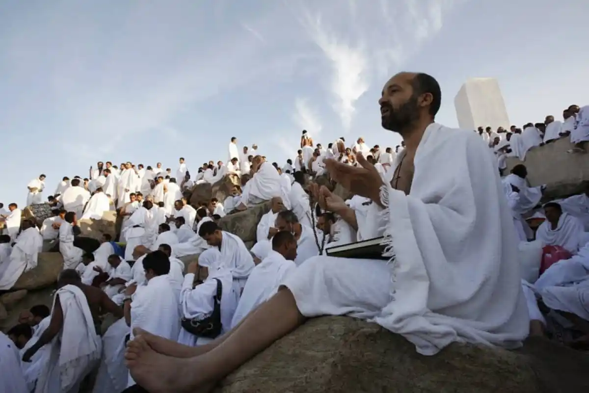 Menggunakan wewangian atau parfum saat dalam keadaan ihram hukumnya haram. Foto: Repro langit7.id