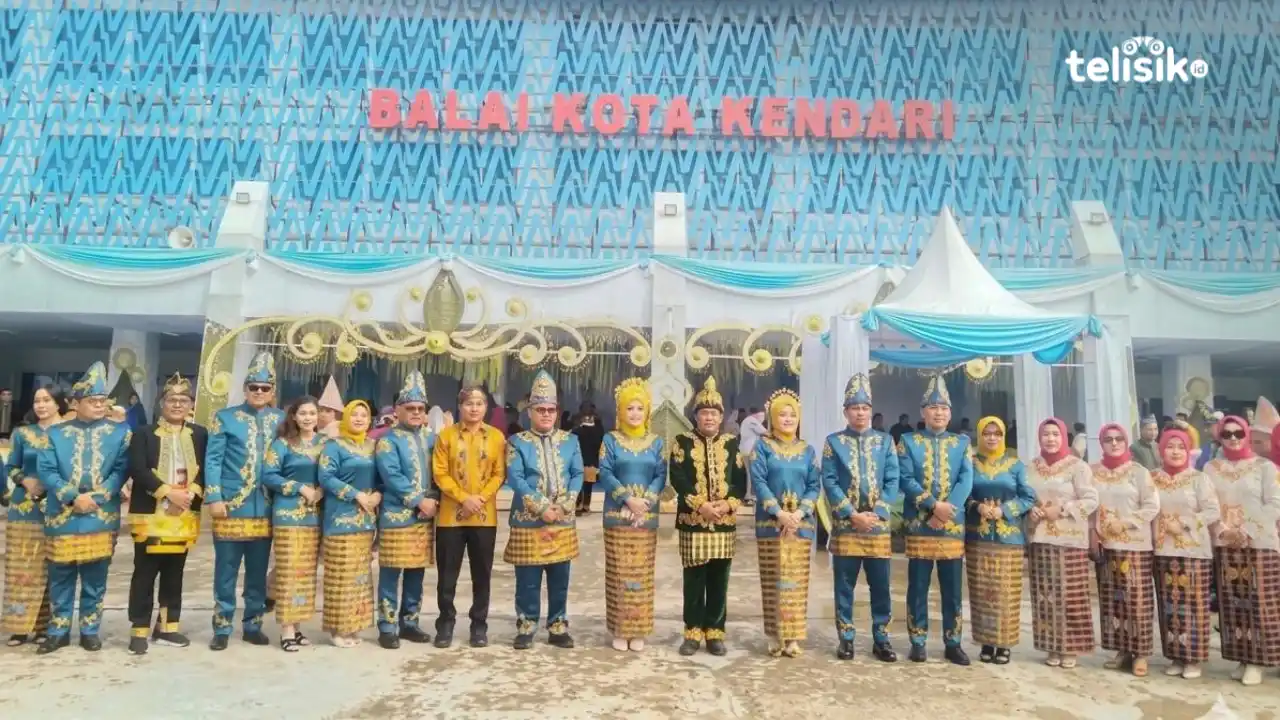 Foto bersama usai upacara HUT ke-159 Kota Kendari. Foto: Ana Pratiwi/Telisik