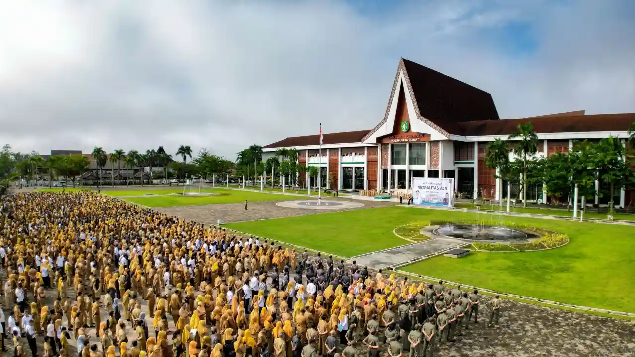 ASN, PPPK, TNI, dan Polri kembali menanti kepastian kenaikan gaji setelah terbitnya Perpres Nomor 79 Tahun 2025. Foto: Repro Pemprov Kalbar
