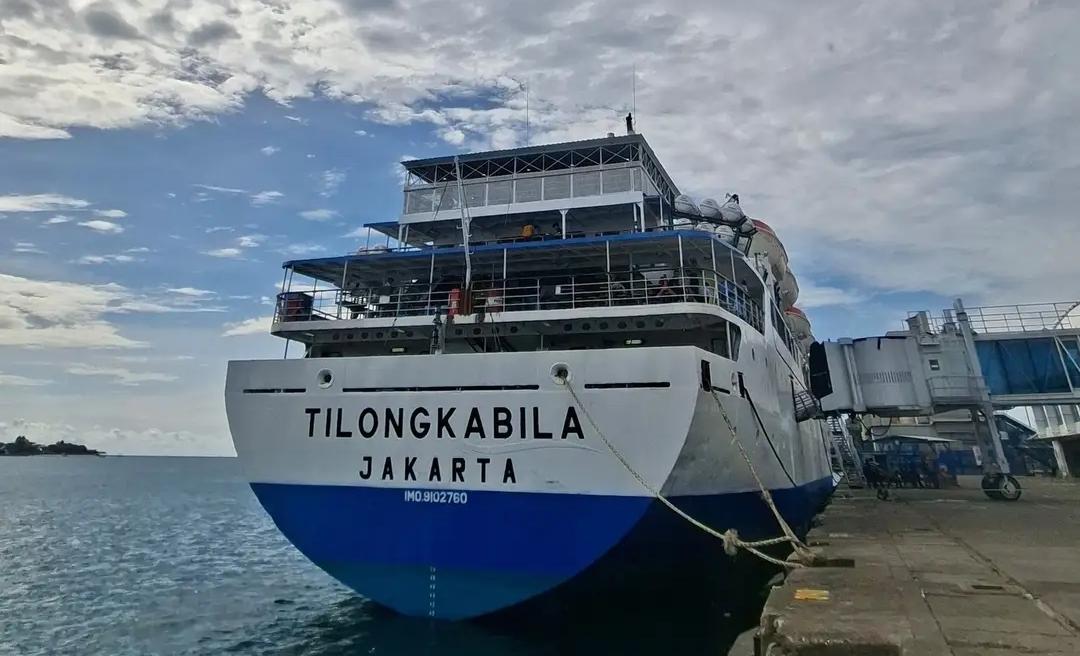KM Tilongkabila melalui rute Lembar, Bima, Labuan Bajo, Makassar, Baubau, Raha, Kendari, Luwuk, Gorontalo, dan Bitung sebelum kembali melalui rute yang sama. Foto: Facebook Rfl Ifonk.