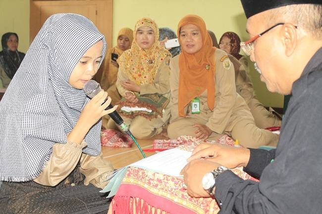 Seorang janda di Kendari meneceritakan kisah perjalannya memeluk islam. Foto: Sekolah Islam Al-Kahfi