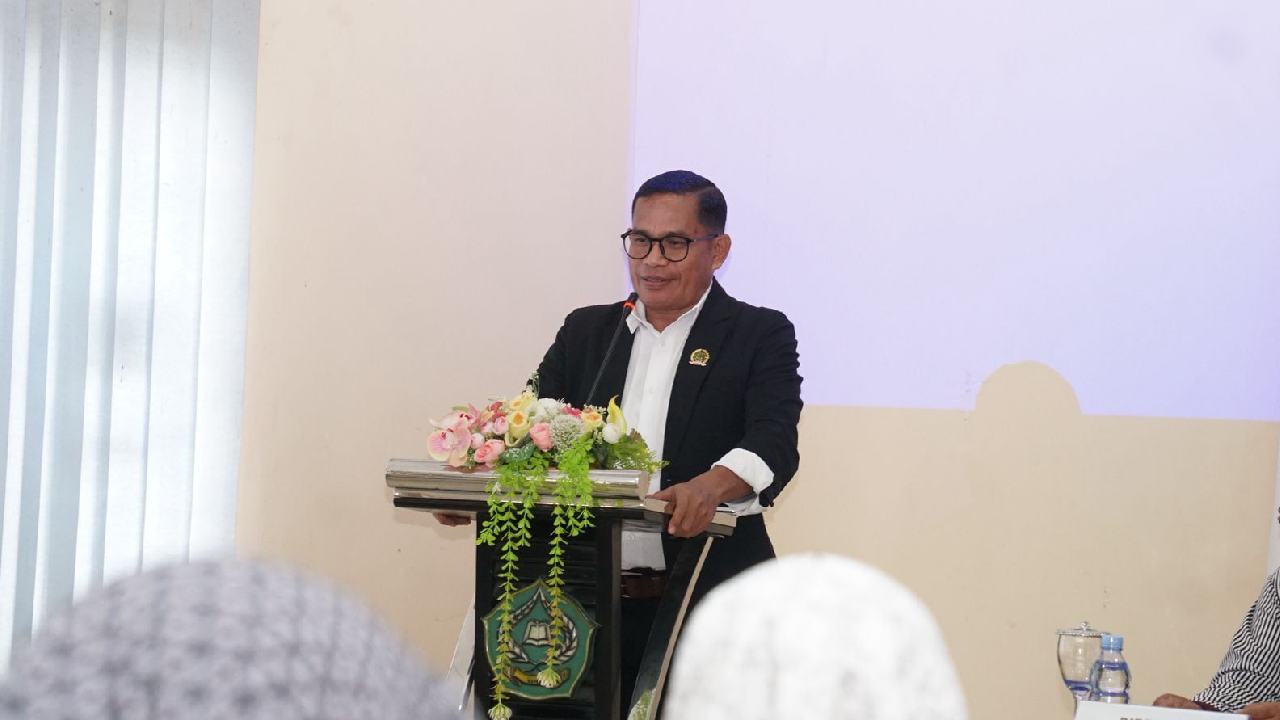 Rektor IAIN Kendari, Prof. Dr. Husain Insawan. Foto: Repro Website IAIN Kendari