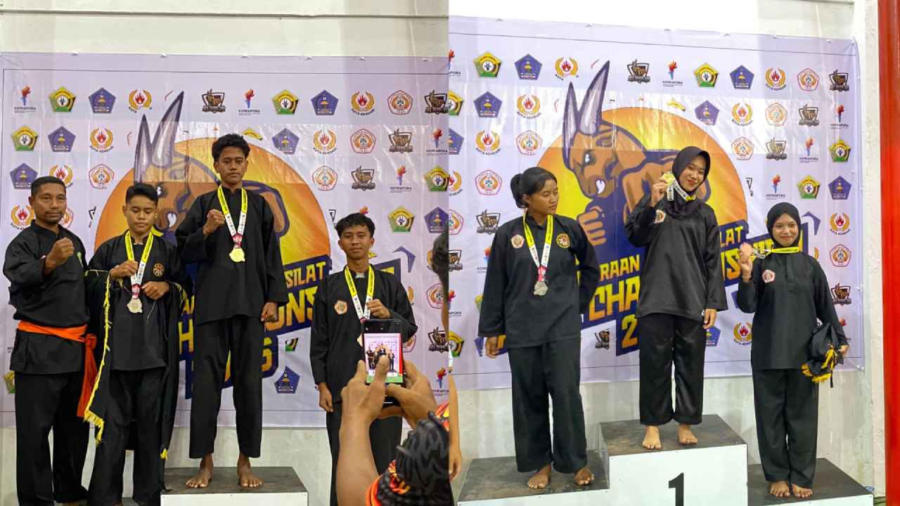 Pesilat remaja kontingen SKO Sultra berhasil meraih sejumlah medai dalam ajang Anoa Championship II 2026. Foto: Ist.