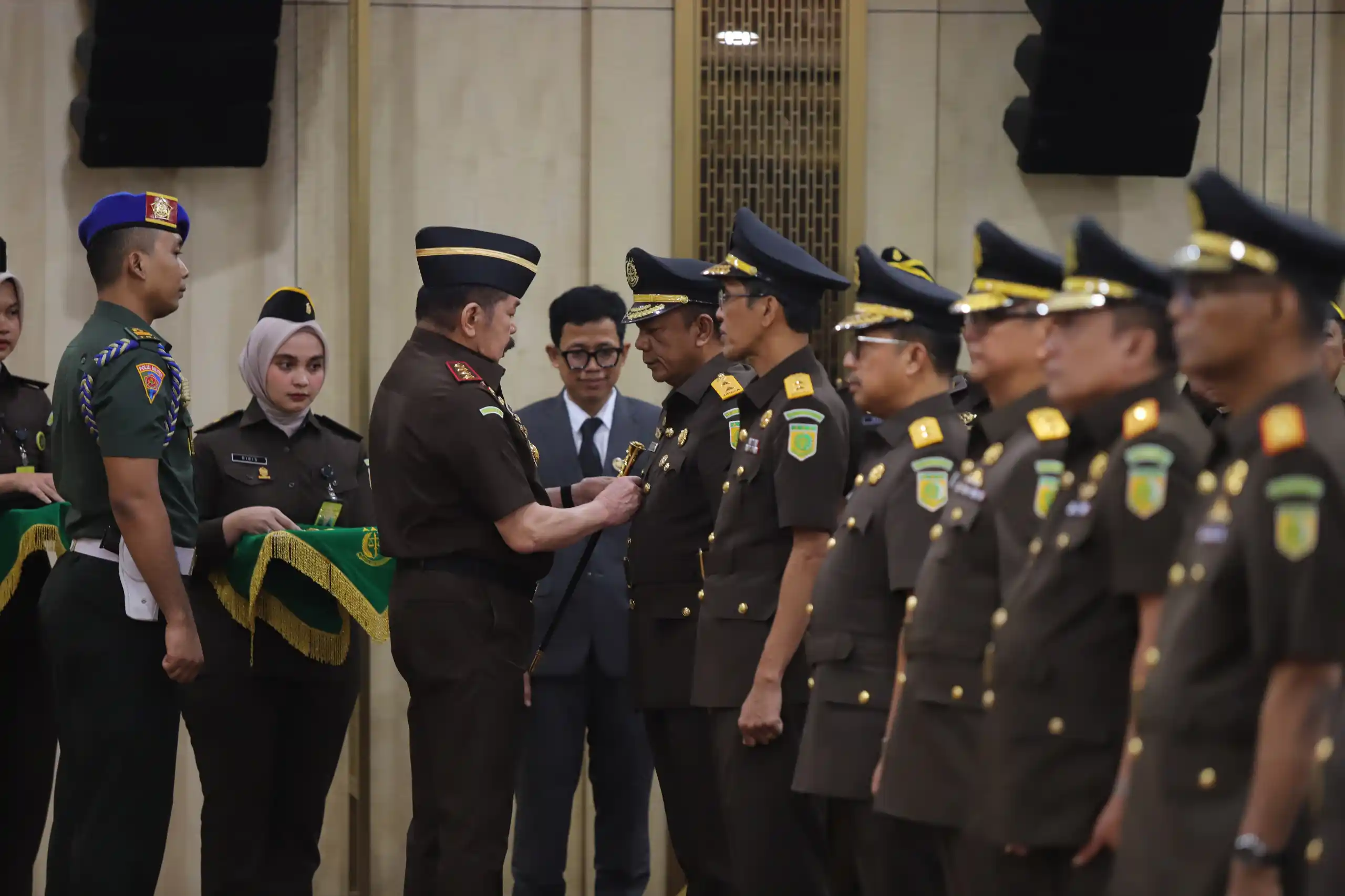 Gaji jaksa tahun 2026 mengacu pada PP Nomor 5 Tahun 2024 dengan rentang gaji pokok sekitar Rp 2,7 juta hingga Rp 6,3 juta sesuai golongan, mulai Ajun Jaksa Madya hingga Jaksa Utama. Foto: Repro Kejagung RI