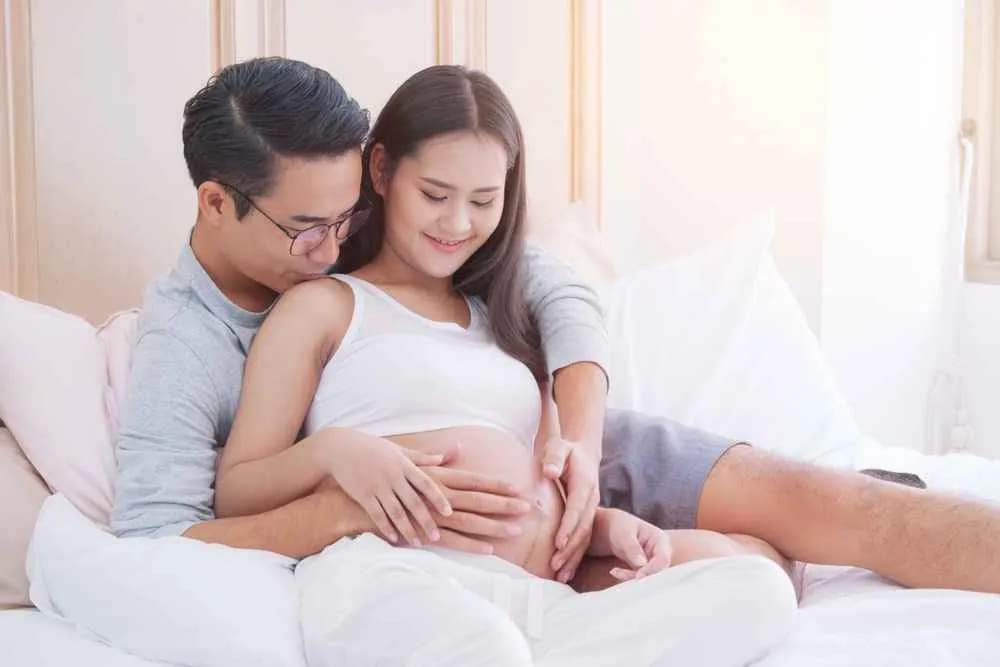 Gairah seksual saat hamil menurun akibat perubahan hormon, fisik, dan kondisi psikologis ibu hamil. Foto: Repro iStockphoto