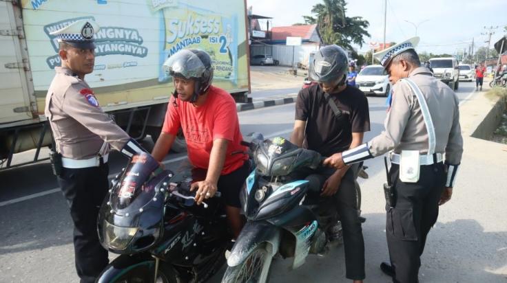  Pelanggar plat nomor kendaraan akan menjadi fokus utama dalam Operasi Patuh Anoa 2026 yang dilaksanakan pada 8 Juni hingga 21 Juni 2026. Foto: Humas Polresta Kendari