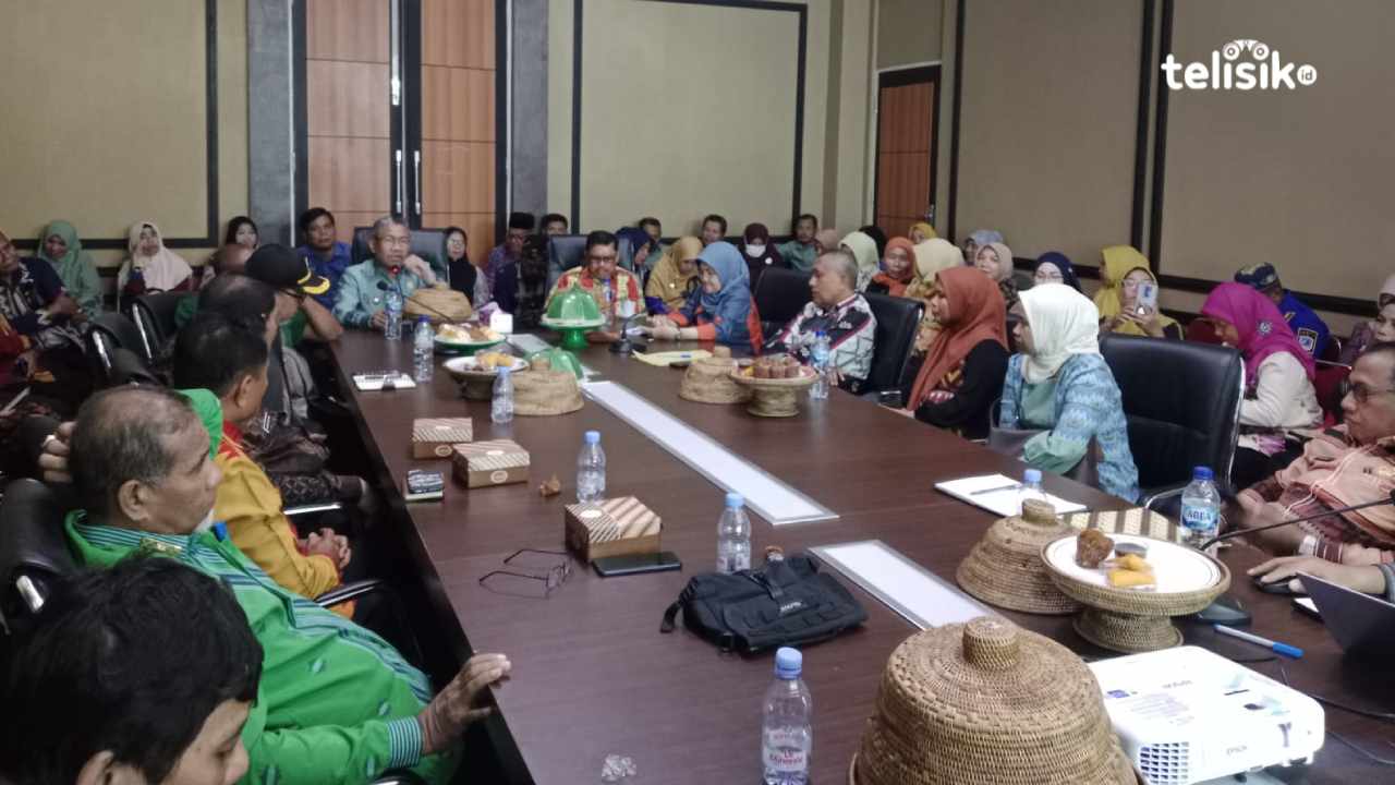 Bupati Muna, Bachrun Labuta mengumpulkan bawahannya untuk menggelorakan visi JATI, Kamis (25/6/2026). Foto: Sunaryo/Telisik