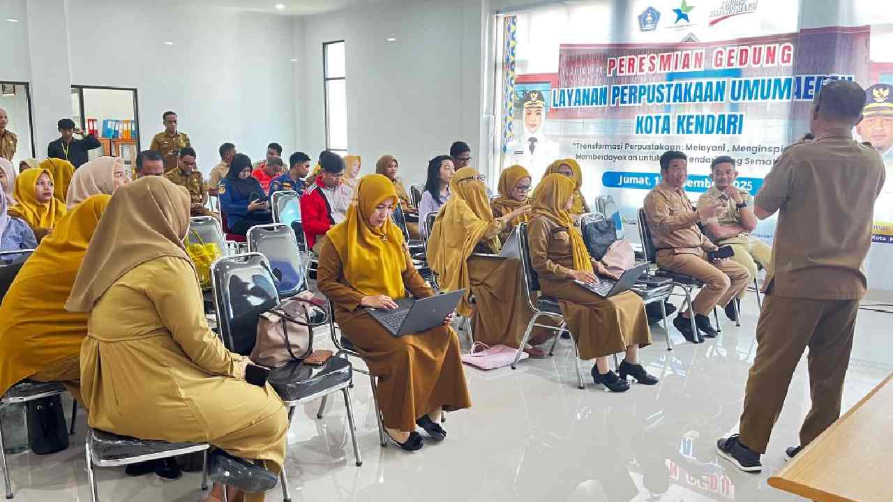 Pemkot Kendari memperkuat tata kelola arsip digital melalui Workshop Aplikasi Srikandi yang diikuti 98 aparatur pemerintah. Foto: Ist.