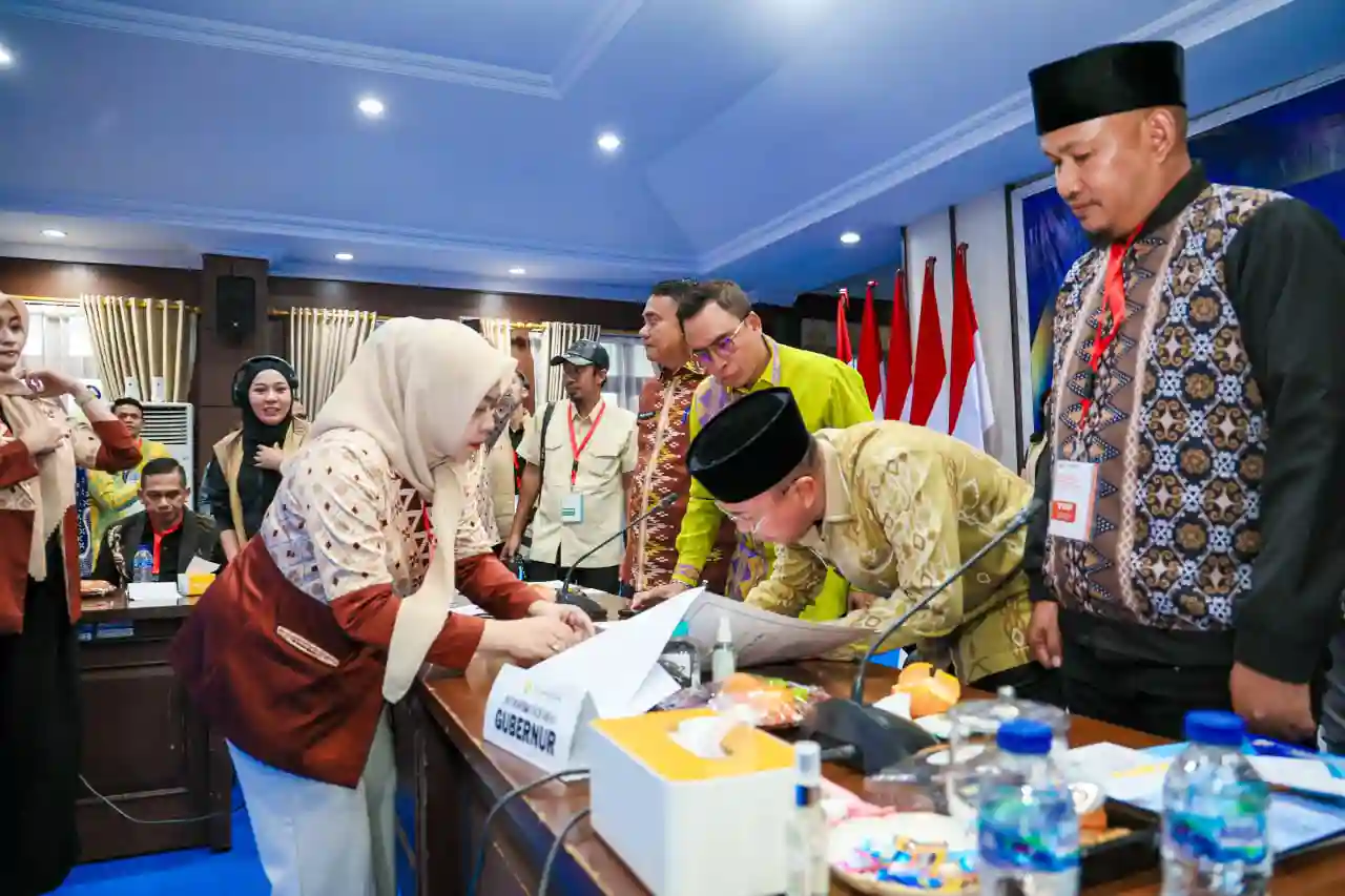 Setalah disetujui laporan tahunan buku 2025 oleh Gubernur Sultra lewat agenda RUPS Tahuan, PT BPR Bahteramas Kendari kini berkerak lebih agresif dalam menjalankan target bisnis di 2026. Foto: PT BPR Bahteramas Kendari