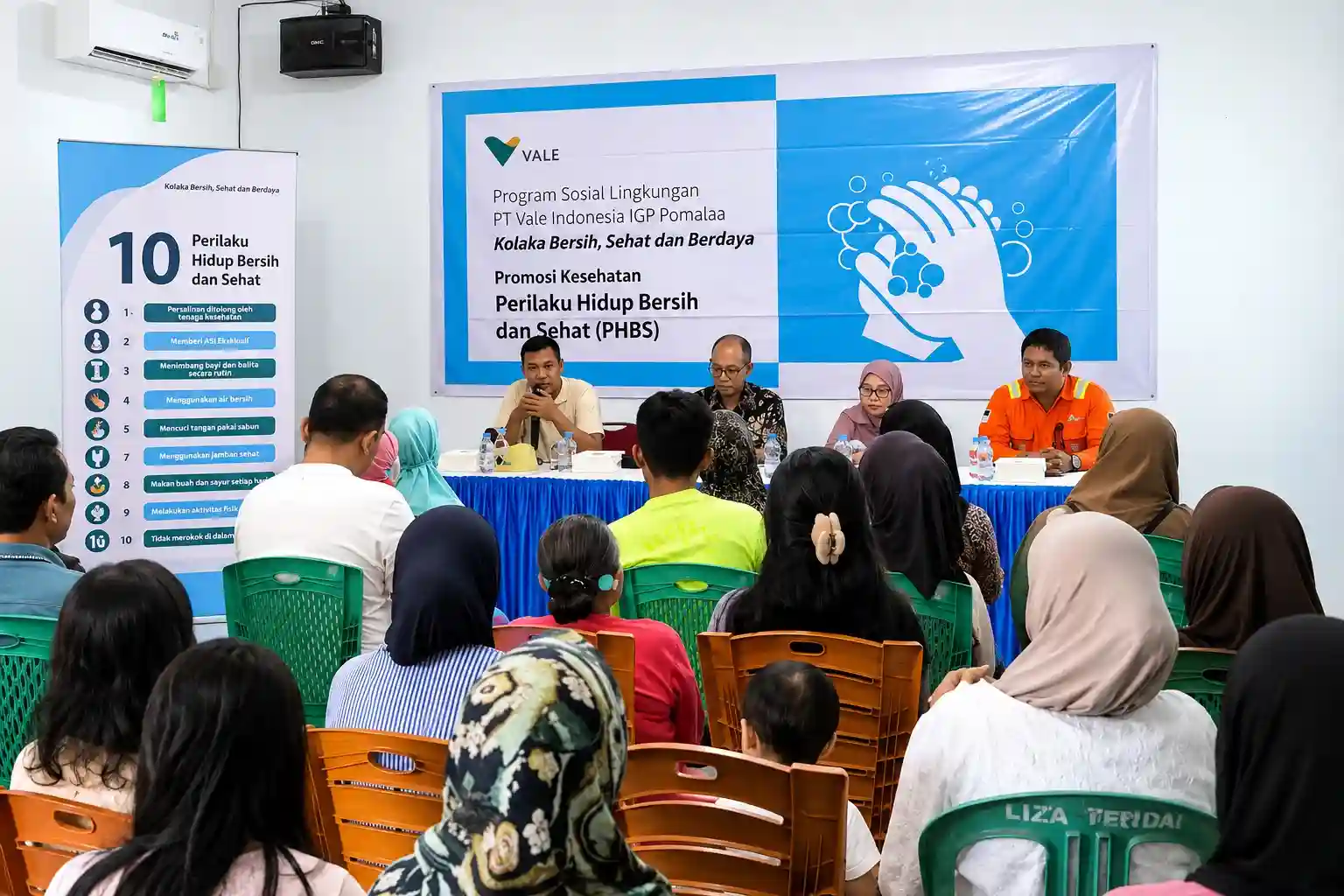 PT Vale IGP Pomalaa menggelar kegiatan promosi kesehatan terkait perilaku hidup bersih dan sehat di Desa Pesouha, Kecamatan Pomalaa, Kolaka. Foto: Screenshoot Inside Pomalaa
