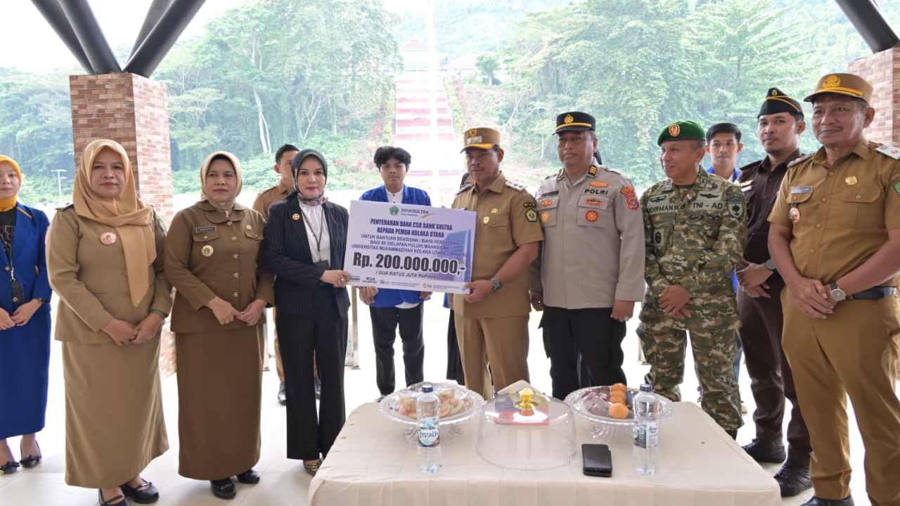 Bank Sultra membantu 80 mahasiswa UMKOTA melalui penyaluran beasiswa CSR senilai Rp 200 juta di Kolaka Utara. Foto: Repro Bank Sultra