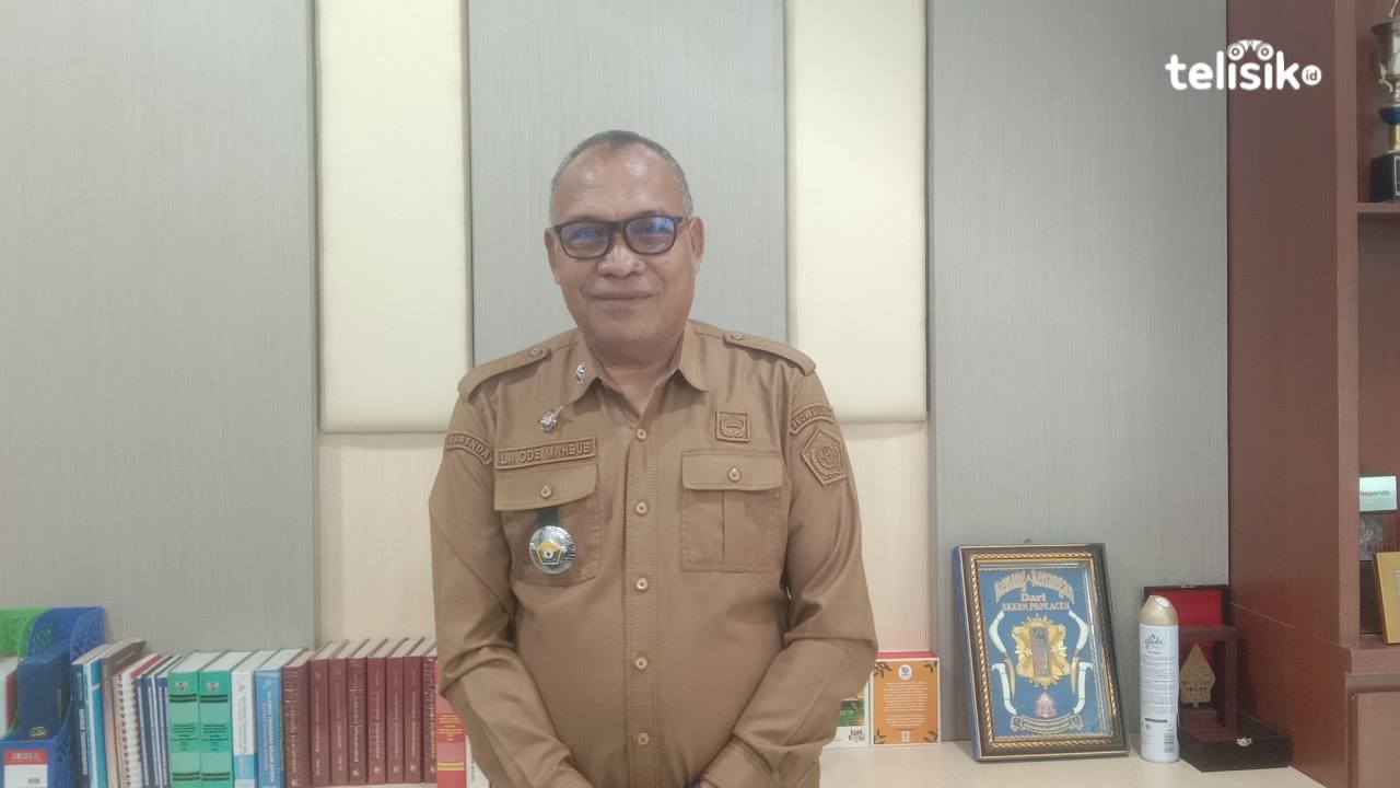 Plt. Kepala Bapenda Sultra, La Ode Mahbub, menyampaikan berencana meniru NTT penerapan razia kendaraan penunggak pajak di SPBU. Foto: Gusti Kahar/Telisik