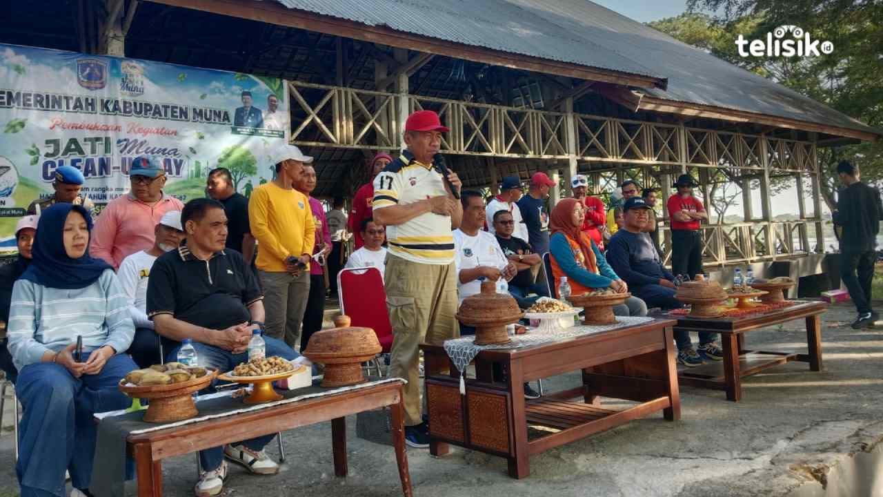 Bupati Muna, Bachrun Labuta, memimpin bersih-bersih kabupaten, Selasa (7/7/2026). Foto : Sunaryo/Telisik