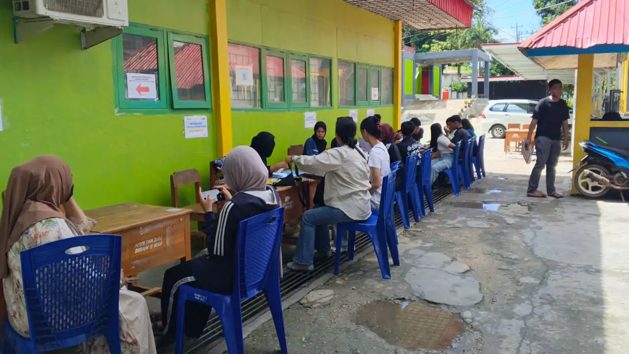 Proses SPMB di SMAN 9 Kendari dan optimis kuota belajar terpenuhi. Foto: Ist.