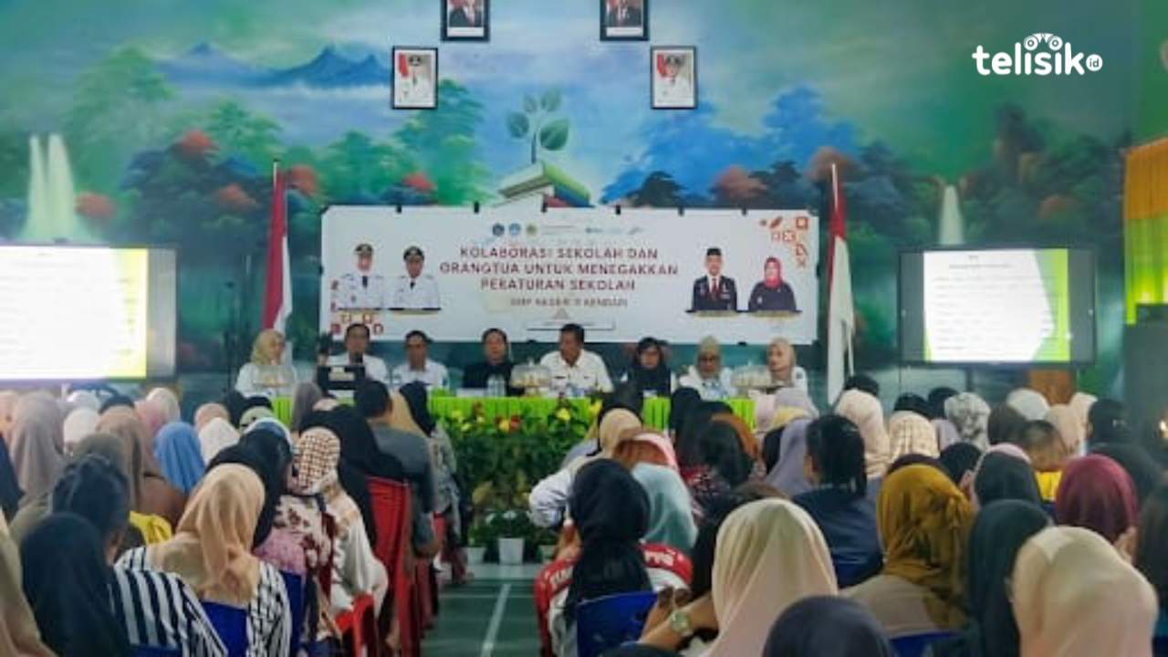 SMPN 9 Kendari menggelar sosialisasi aturan disiplin sekolah bersama orang tua siswa, Selasa (14/7/2026). Foto: Meliana Tasya/Telisik