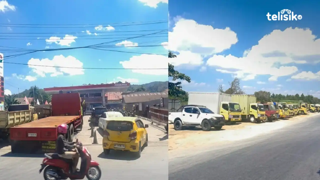 Antrean kendaraan yang melakukan pengisian BBM di SPBU Teratai. Foto: Laode Muh. Faisal/Telisik