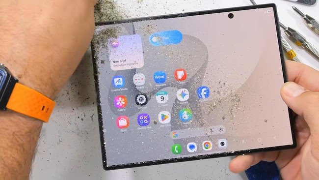 Samsung resmi menghadirkan Galaxy Z Fold 8 sebagai opsi yang lebih ringan dan praktis untuk konsumsi media, membaca, multitasking, dan penggunaan sehari-hari. Foto Repro Detik.com