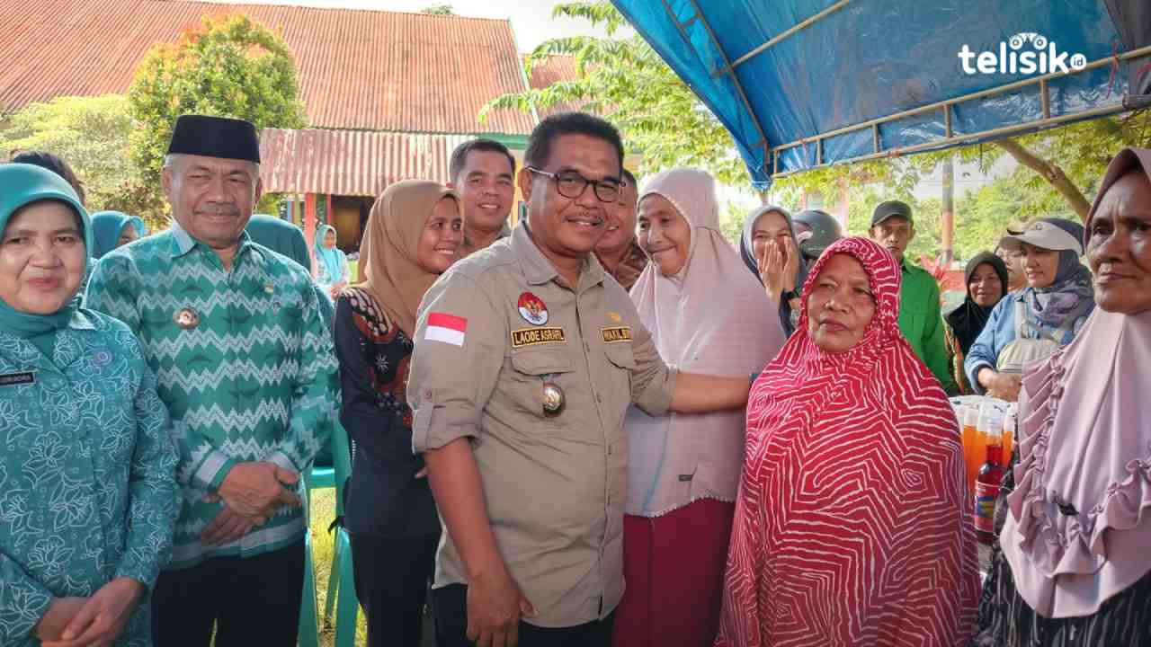 Wabup Muna, La Ode Asrafil Ndoasa (tengah), menegaskan lahan Puskesmas Lameo milik Pemkab. Foto: Sunaryo/Telisik