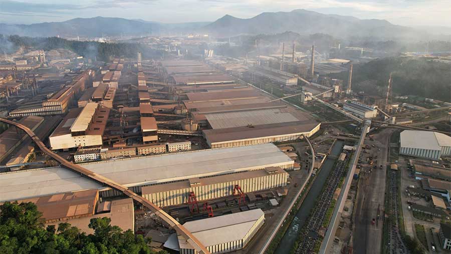 Ekspor nikel Indonesia 2026 terancam anjlok setelah El Nino menekan produksi sejumlah smelter di kawasan IMIP. Foto: Repro Bloomberg Technoz